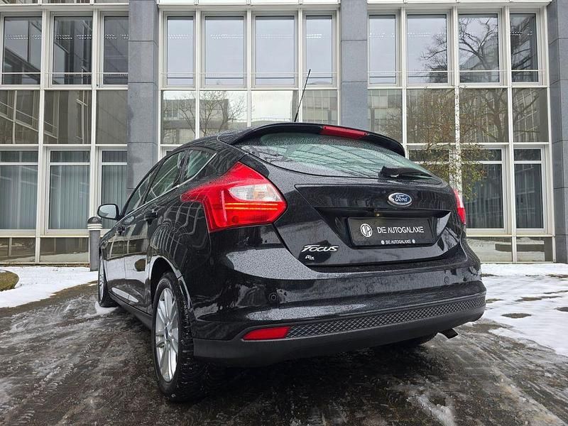 Gebraucht Ford Focus Titanium 125 PS (91 kW) 2012 Schwarz Limousine
