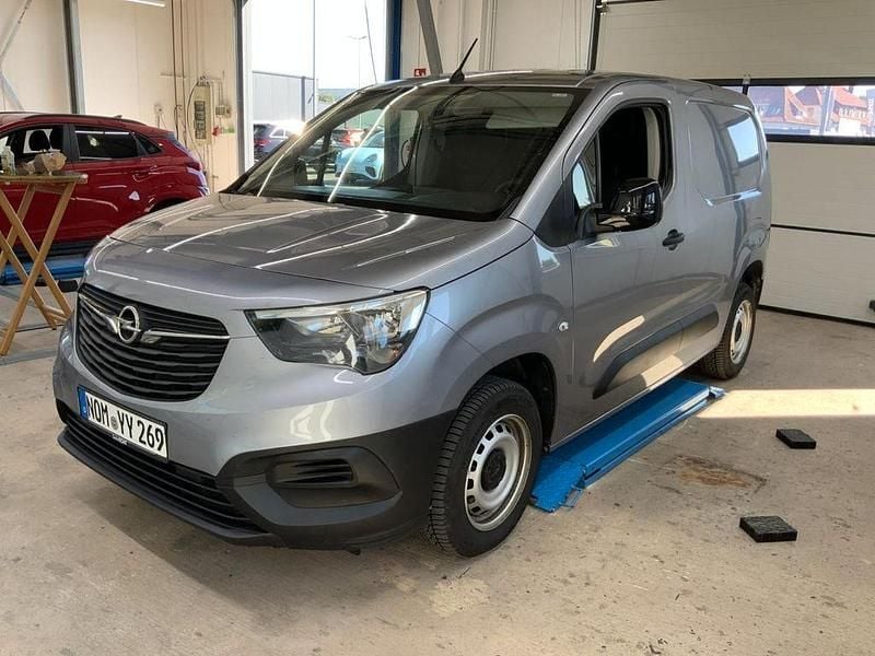 Grau Gebraucht 2023 Opel Combo Edition Van / Kleinbus | 13.950 € (Superpreis) - Bild 1/4