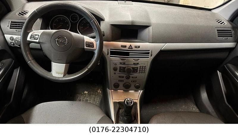 Second-hand Opel Astra Edition 101 CP (74 kW) 2009 Galben Berlinǎ