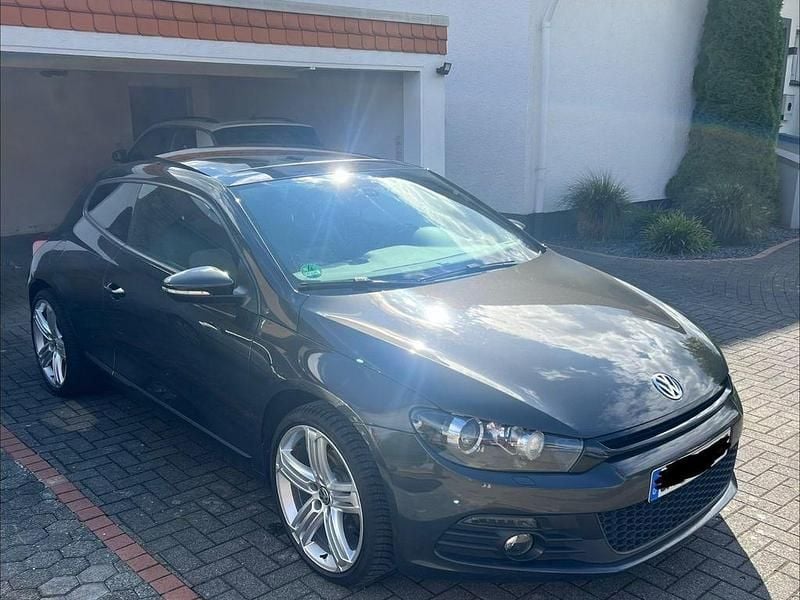 Second-hand VW Scirocco 140 CP (102 kW) 2009 Gri Coupe