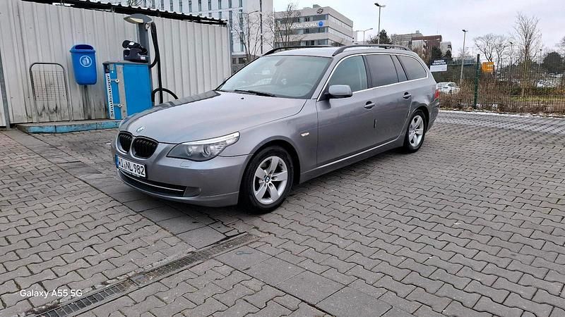 Gebraucht BMW 520 170 PS (125 kW) 2009 Grau Kombi