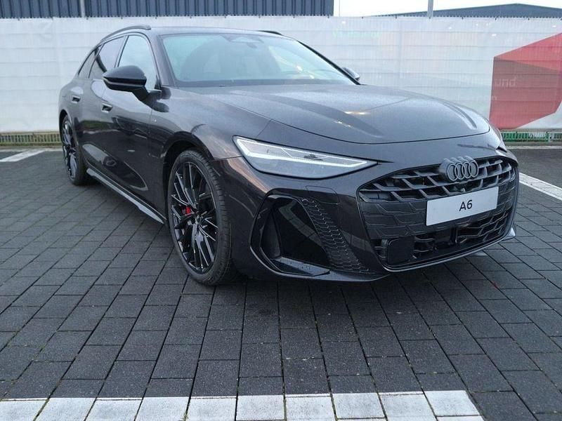 Neu Audi A6 Edition .1 367 PS (269 kW) 2025 Madeirabraun metallic Kombi