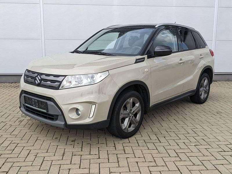 Savannah ivory metallic (metallic) Gebraucht 2017 Suzuki Vitara Comfort SUV | 13.390 € (Guter Preis) - Bild 1/4