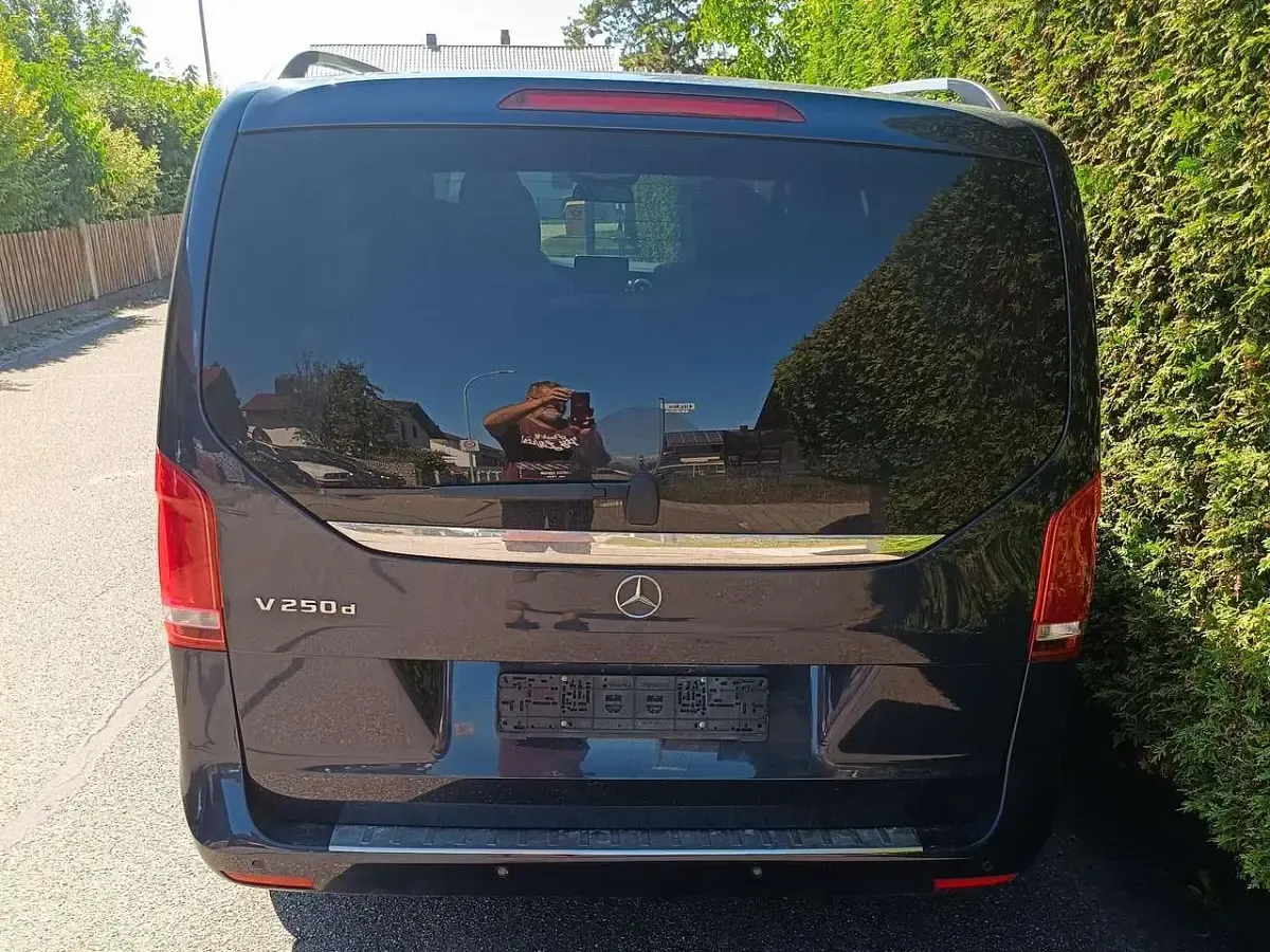 Gebraucht Mercedes V250 Avantgarde 190 PS (139 kW) 2018 Blau Van / Kleinbus