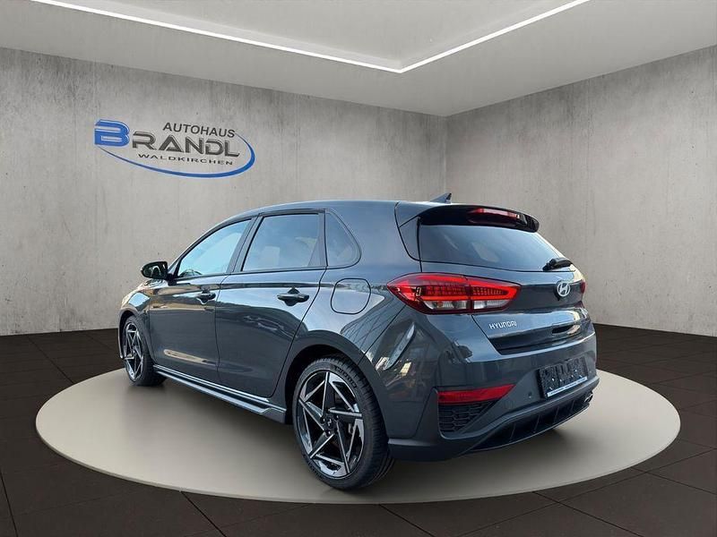 Neu Hyundai i30 N Line 150 PS (110 kW) 2026 Grau Limousine
