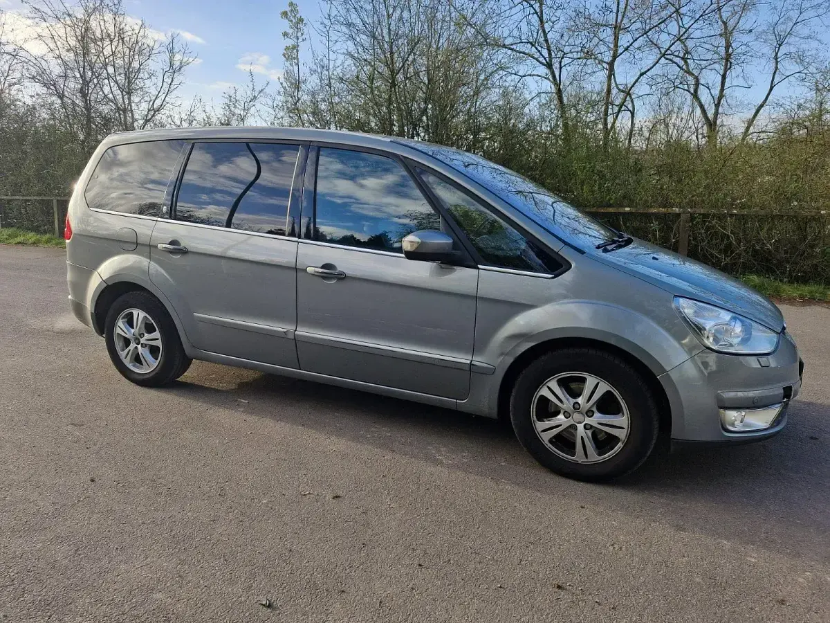 Gebraucht Ford Galaxy 140 PS (102 kW) 2010 Grau Van / Kleinbus