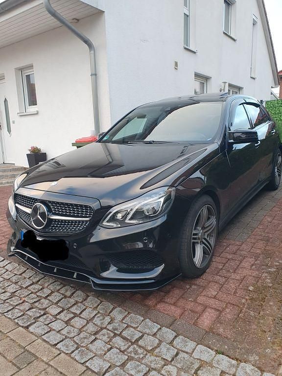 Schwarz Gebraucht 2013 Mercedes E220 Edition Limousine | 17.000 € - Bild 1/4