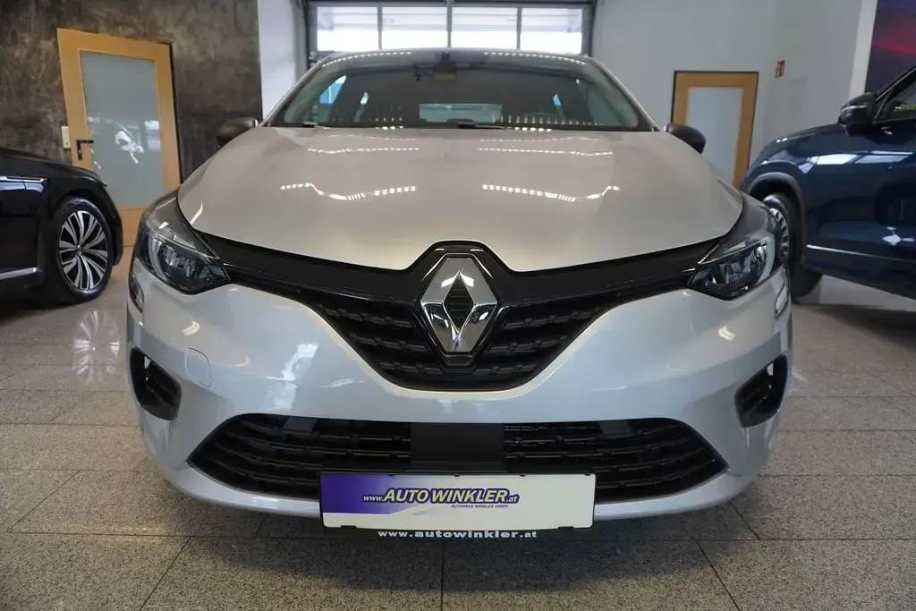Używany Renault Clio V Life 67 KM (49 kW) 2021 Szary Sedan/Limuzyna