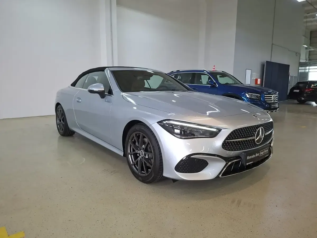 Gebraucht Mercedes CLE180 170 PS (125 kW) 2025 Metalliclack hightechsilber Cabrio