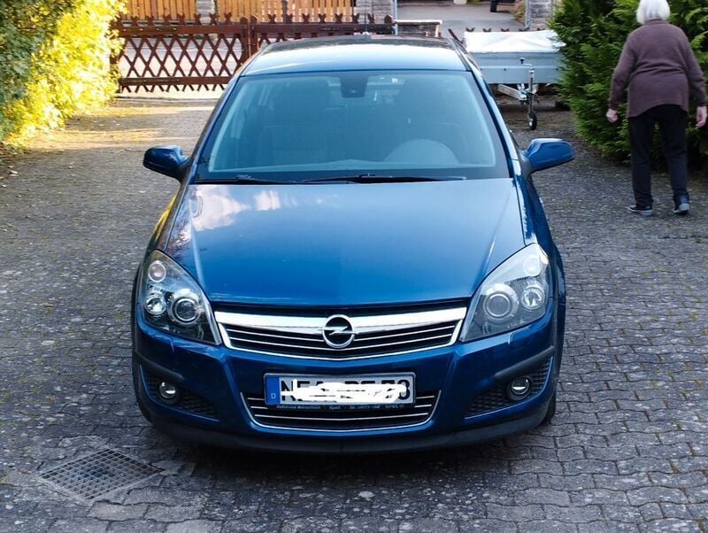 Gebraucht Opel Astra Sport 105 PS (77 kW) 2007 Blau Limousine