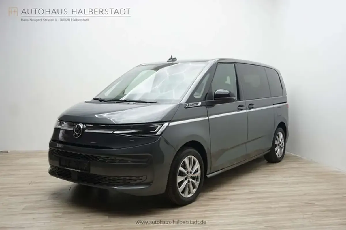 Gebraucht VW Multivan Style 150 PS (110 kW) 2025 Grau Van / Kleinbus