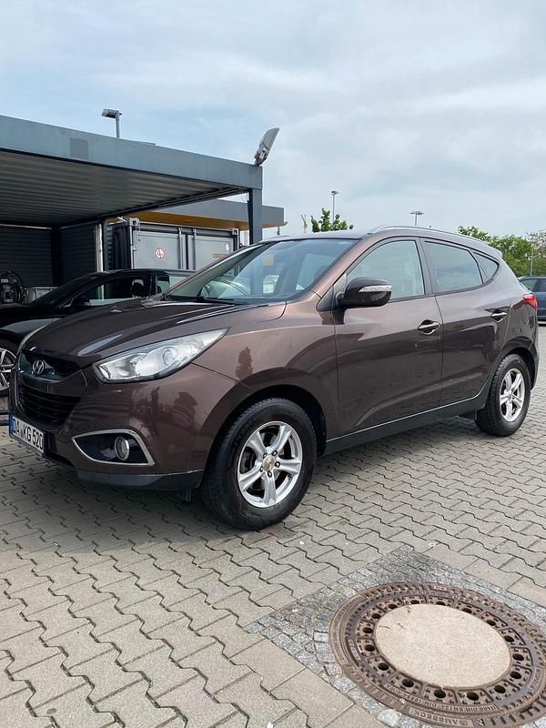 Braun Gebraucht 2010 Hyundai ix35 SUV | 5.750 € (Guter Preis) - Bild 1/4