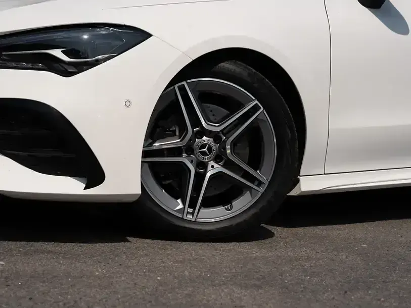 Gebraucht Mercedes CLA200 AMG 150 PS (110 kW) 2025 Weiß Limousine