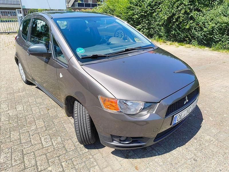 Gebraucht Mitsubishi Colt 95 PS (69 kW) 2013 Braun Limousine