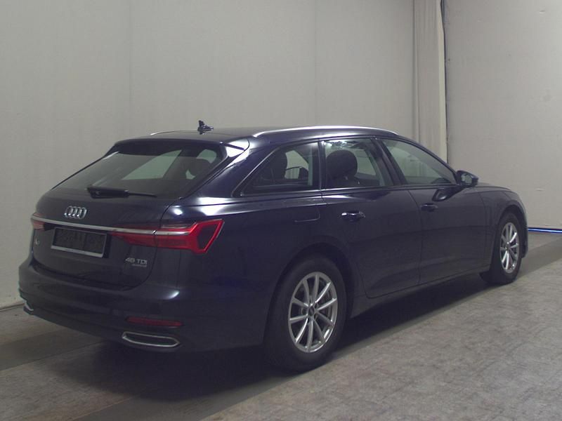 Gebraucht Audi A6 Basis 245 PS (180 kW) 2022 Blau Kombi