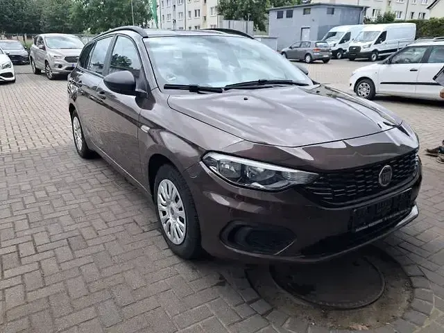 Gebraucht Fiat Tipo Pop 95 PS (69 kW) 2017 Braun Limousine