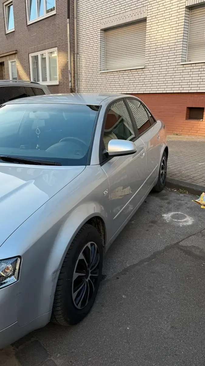 Gebraucht Audi A4 125 PS (91 kW) 2004 Grau Kleinwagen