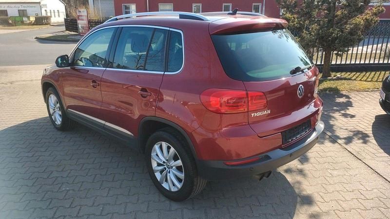 Gebraucht VW Tiguan Style 140 PS (102 kW) 2012 Rot SUV