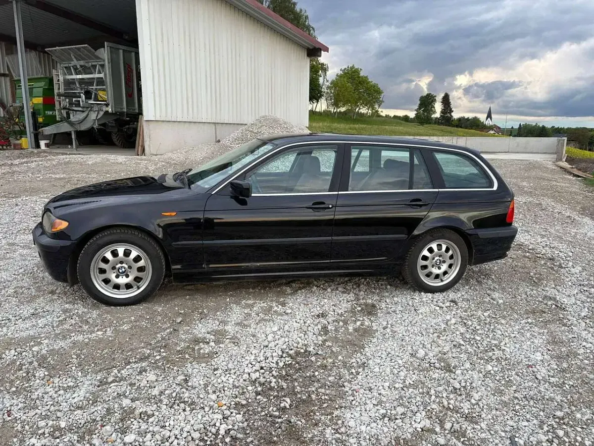 Gebraucht BMW 320 Basis 170 PS (125 kW) 2003 Kombi