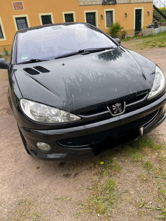Schwarz Gebraucht 2003 Peugeot 206 CC Cabrio | 1.950 € (Fairer Preis) - Bild 1/4