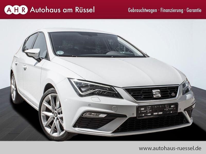 Weiß Gebraucht 2019 Seat Leon FR Limousine | 19.490 € (Fairer Preis) - Bild 1/4