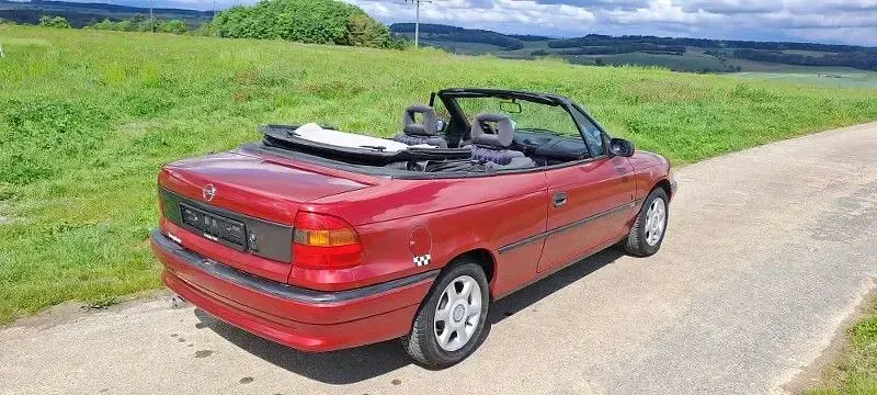 Gebraucht Opel Astra Cabriolet 71 PS (52 kW) 1995 Rot Cabrio