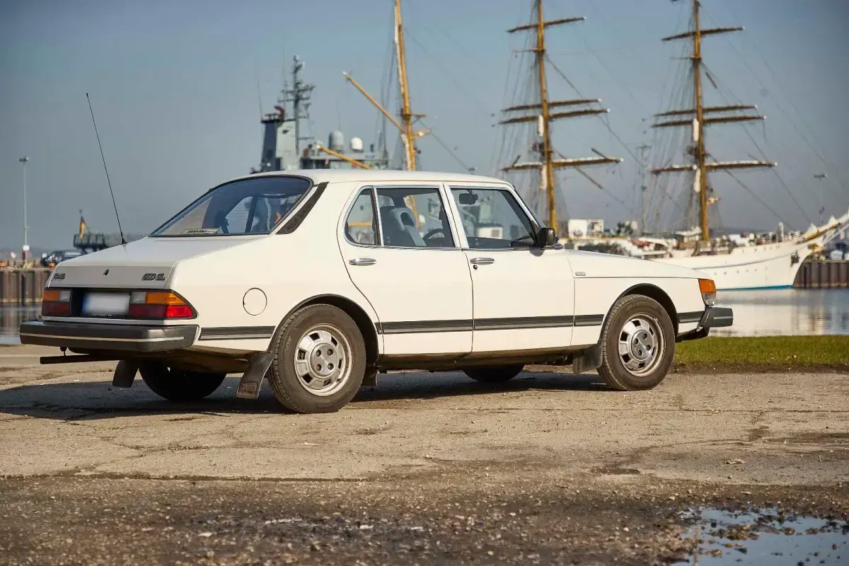 Gebraucht Saab 900 100 PS (73 kW) 1982 Weiß Limousine