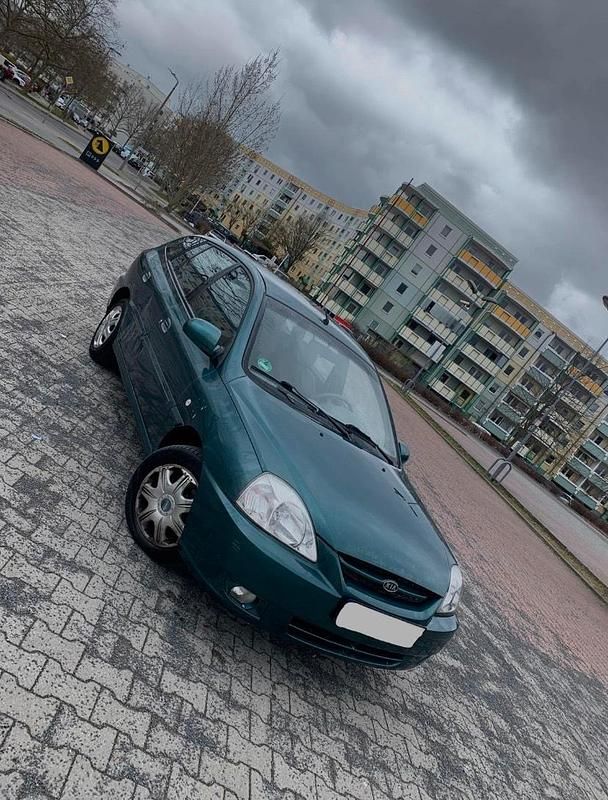 Gebraucht Kia Rio 81 PS (59 kW) 2004 Grün Kombi