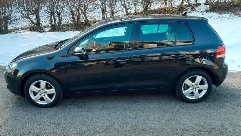 Gebraucht VW Golf VII 105 PS (77 kW) 2012 Schwarz Limousine