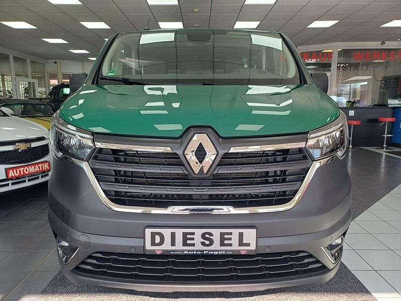 Gebraucht Renault Trafic Komfort 150 PS (110 kW) 2023 Schaumgrün Van / Kleinbus