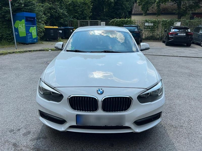 Weiß Gebraucht 2016 BMW 116 Advantage Kleinwagen | 7.890 € (Fairer Preis) - Bild 1/4