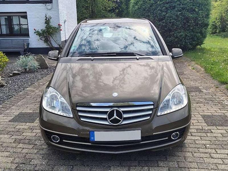 Gebraucht Mercedes A200 Elegance 136 PS (100 kW) 2009 Braun Limousine