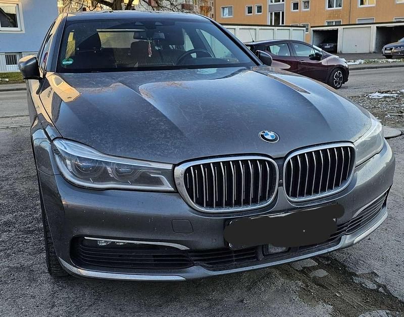 Gebraucht BMW 740 Executive 320 PS (235 kW) 2018 Grau Limousine