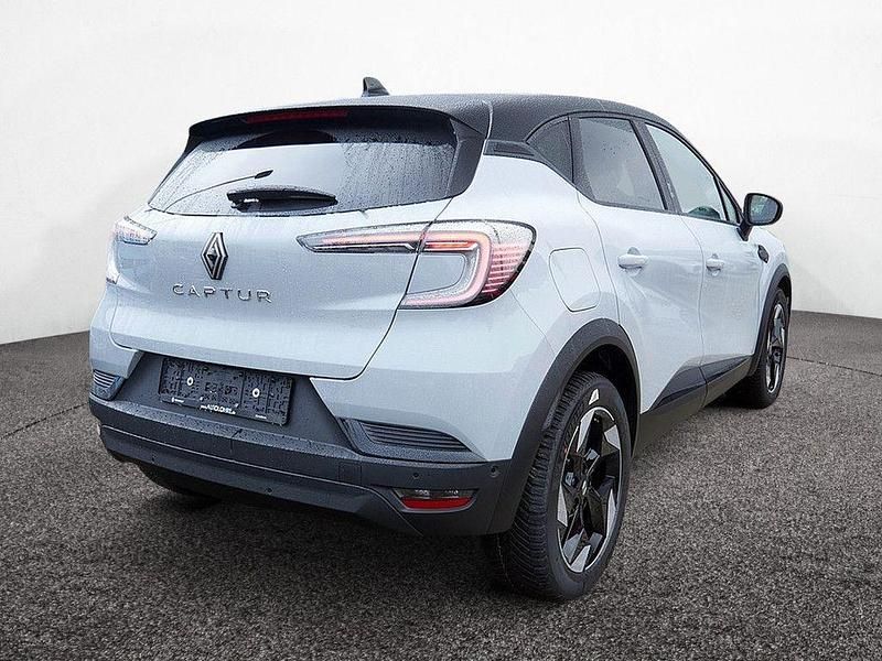 Neu Renault Captur Techno 140 PS (102 kW) 2025 Rafale grau SUV