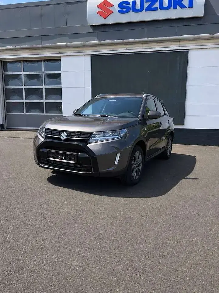 Gebraucht Suzuki Vitara Comfort 110 PS (80 kW) 2025 Grau SUV