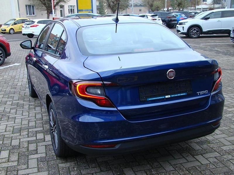 Neu Fiat Tipo Urban 131 PS (96 kW) 2025 Colore esterno (blu (vr515/b)) Limousine