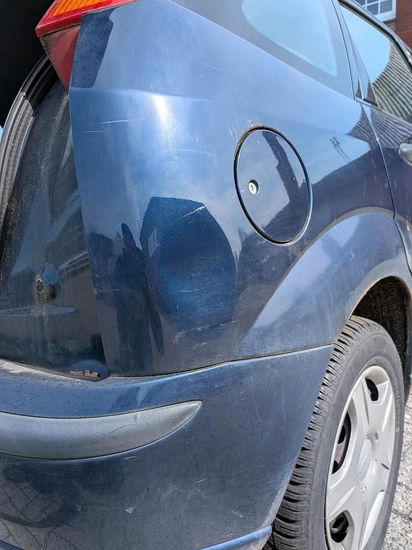 Gebraucht Ford Focus 100 PS (73 kW) 2001 Blau Kleinwagen