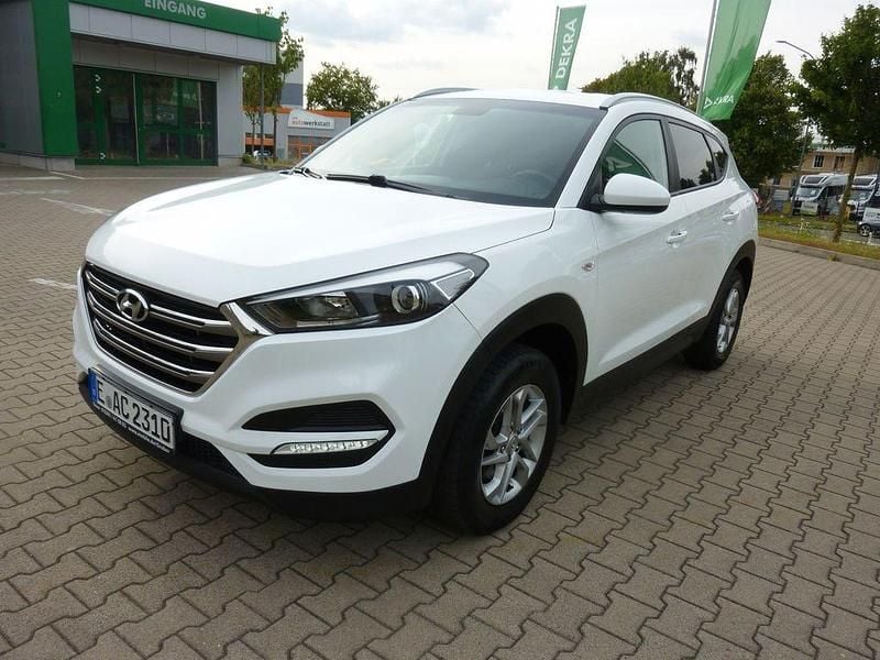 Weiß Gebraucht 2018 Hyundai Tucson Classic SUV | 11.900 € (Superpreis) - Bild 1/4