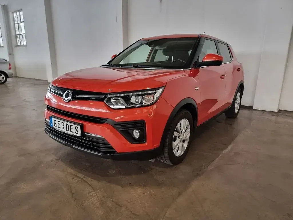 Gebraucht SsangYong Tivoli 163 PS (119 kW) 2020 Orange SUV