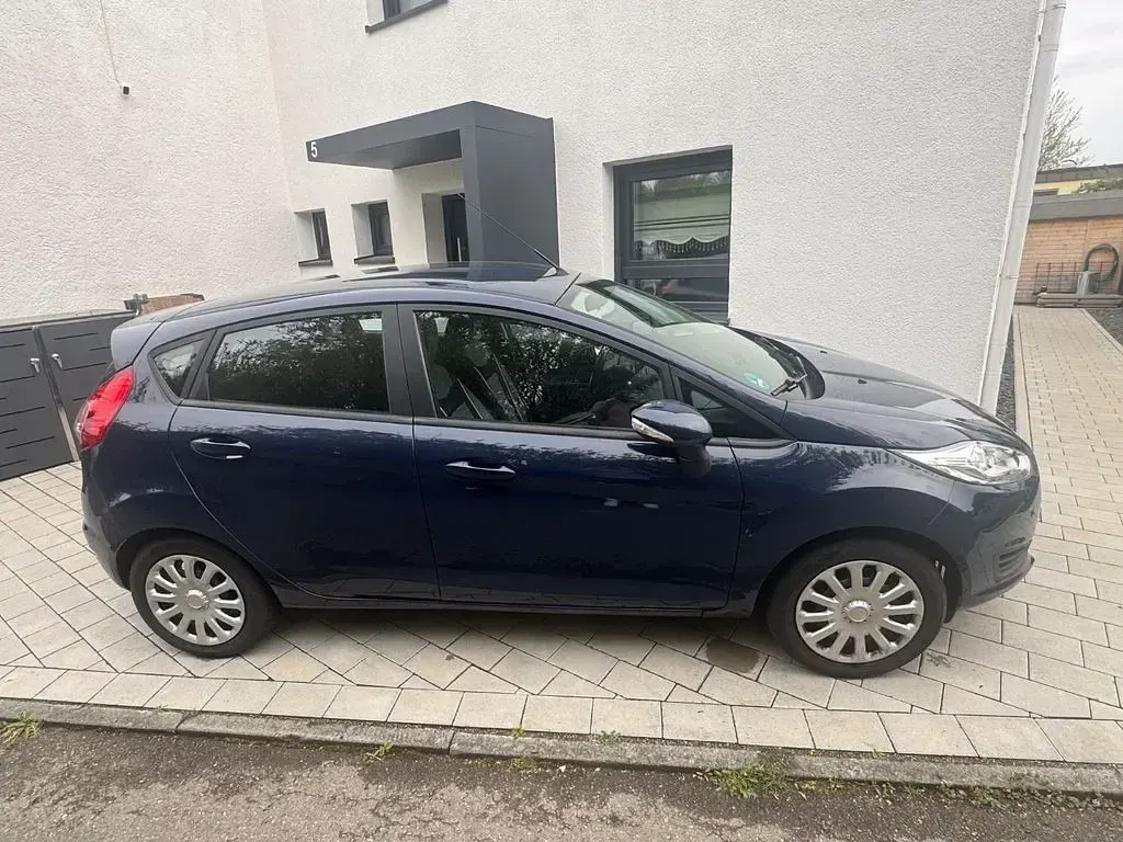 Gebraucht Ford Fiesta 80 PS (58 kW) 2017 Blau Kleinwagen
