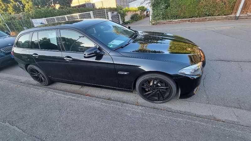 Gebraucht BMW 520 Shadowline 190 PS (139 kW) 2015 Schwarz Kombi