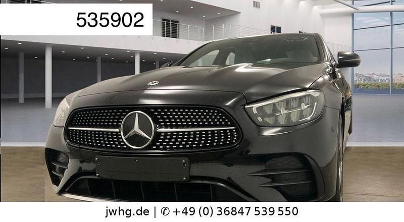 Schwarz Gebraucht 2022 Mercedes E300 AMG Limousine | 33.950 € (Fairer Preis) - Bild 1/4
