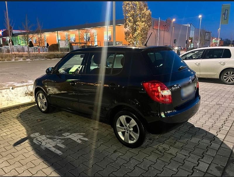 Schwarz Gebraucht 2013 Skoda Fabia Kleinwagen | 3.100 € (Superpreis) - Bild 1/4