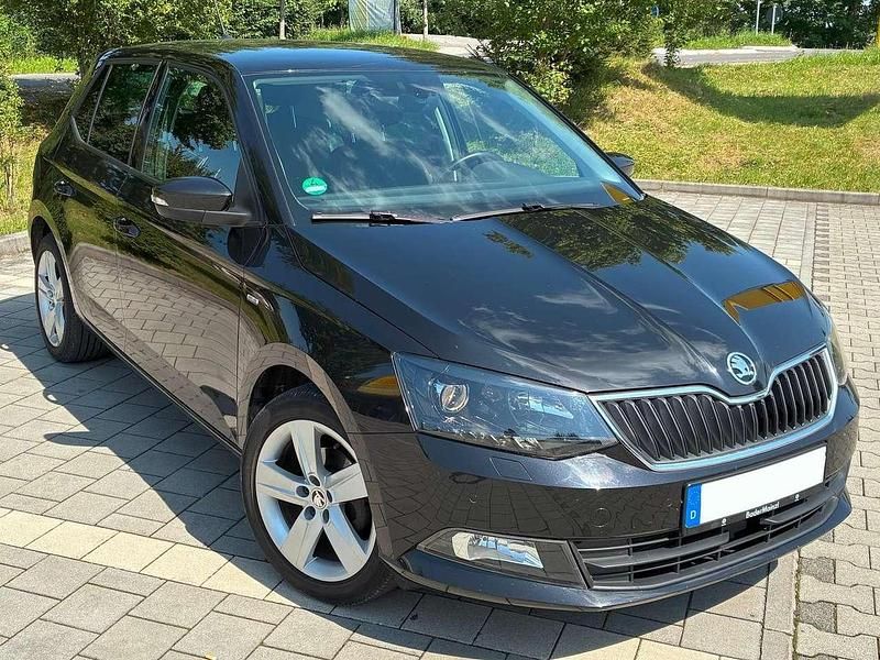 Schwarz Gebraucht 2017 Skoda Fabia Drive Limousine | 9.300 € (Guter Preis) - Bild 1/4