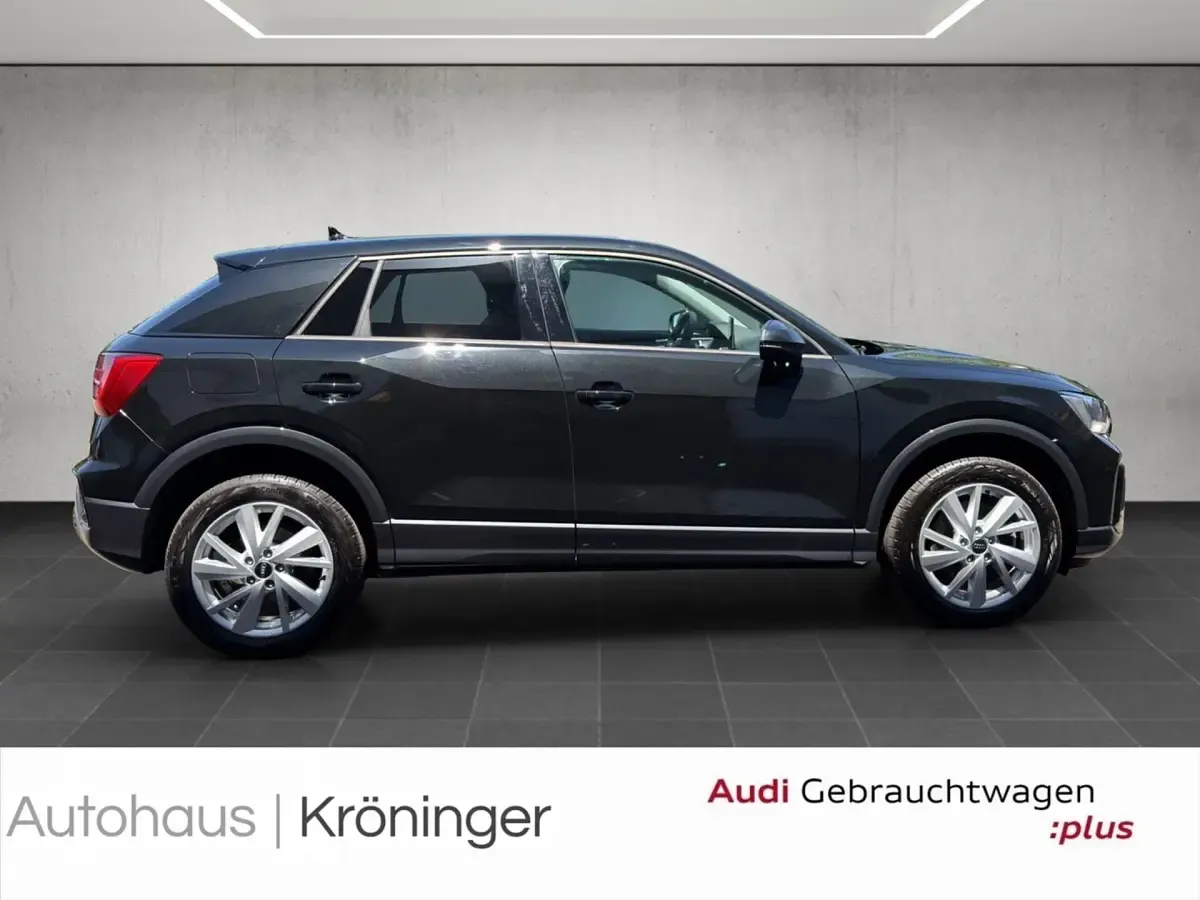 Gebraucht Audi Q2 Advanced Plus 190 PS (139 kW) 2025 Mythosschwarz metallic SUV