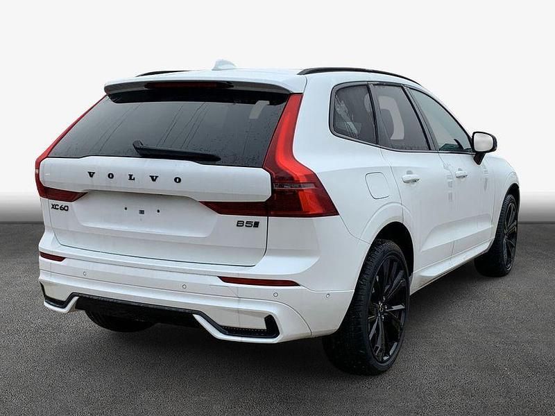 Neu Volvo XC60 Plus 250 PS (183 kW) 2026 Weiß SUV