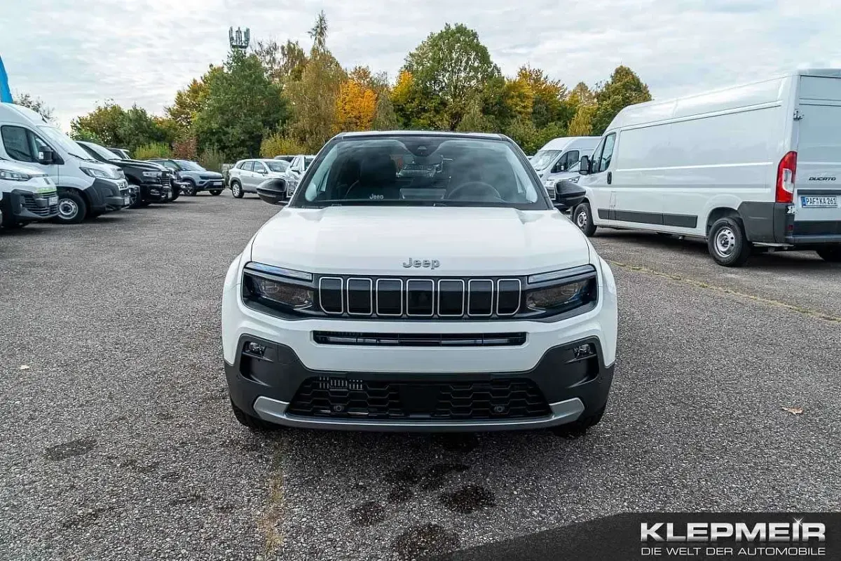 Neu Jeep Avenger Summit 110 PS (80 kW) 2025 Snow white dach schwarz SUV
