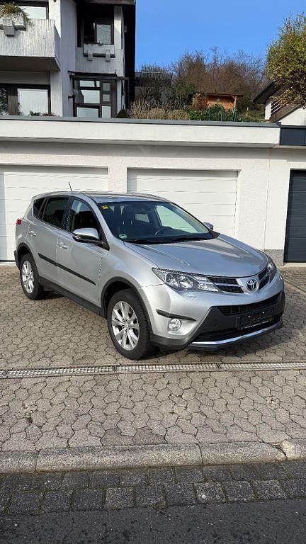 Silber Gebraucht 2014 Toyota RAV4 Executive SUV | 15.750 € (Guter Preis) - Bild 1/4