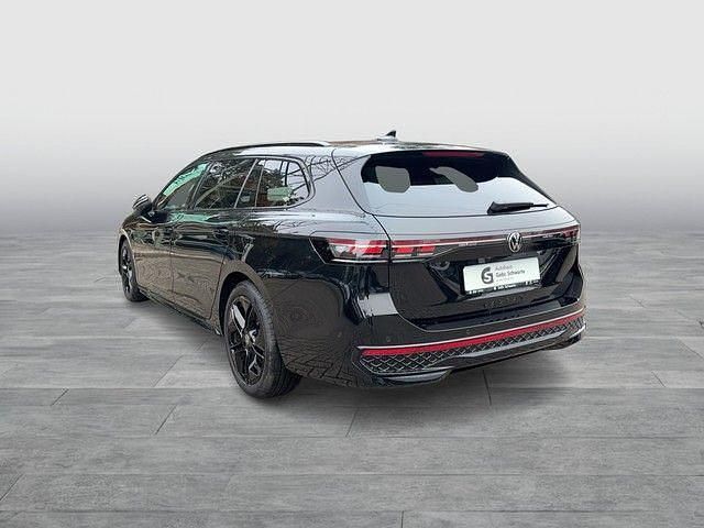 Gebraucht VW Passat R-line 150 PS (110 kW) 2024 Schwarz Kombi