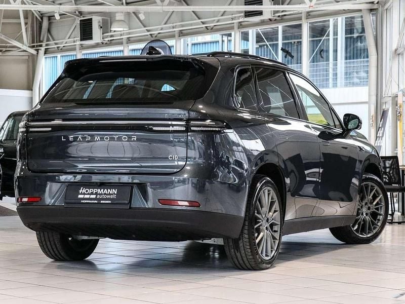 Neu Leapmotor C10 160 kW (218 PS) 2025 Grau SUV